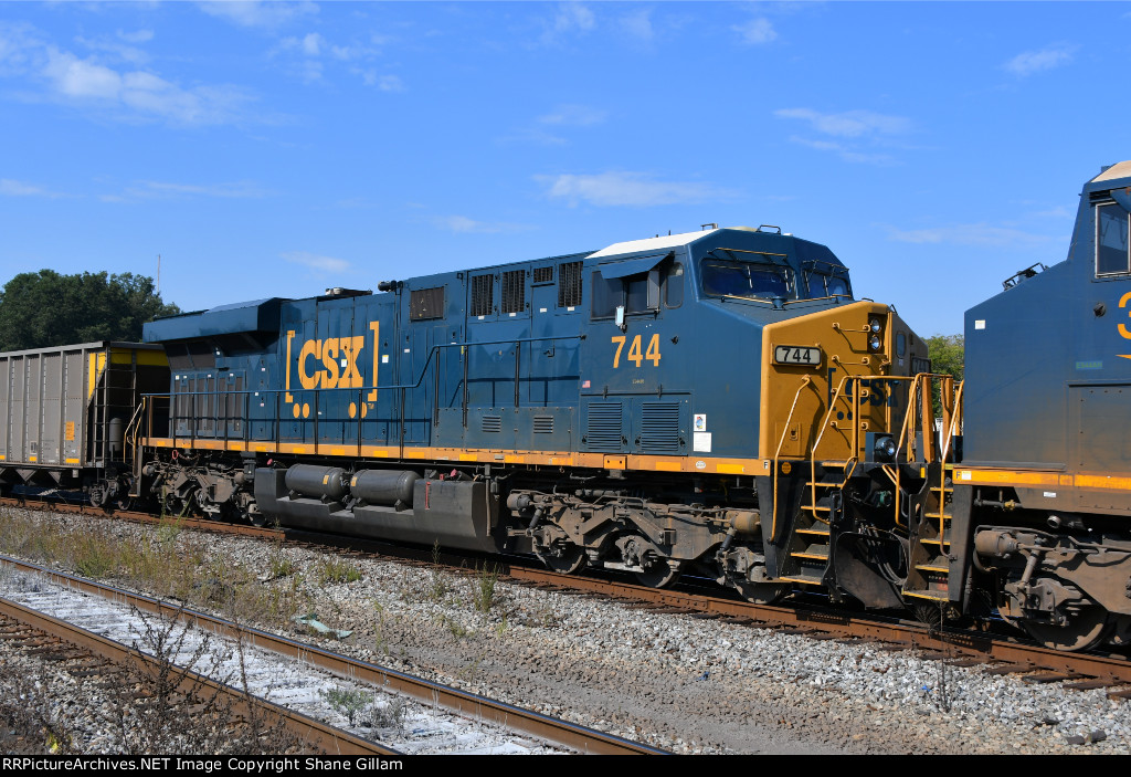 CSX 744 Roster